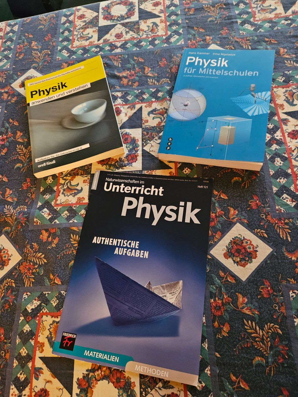 Libri: 2 Physik-Bücher und 1 Physik-Heft – Usato da Schachen b. Herisau venduto da lilienstrauch