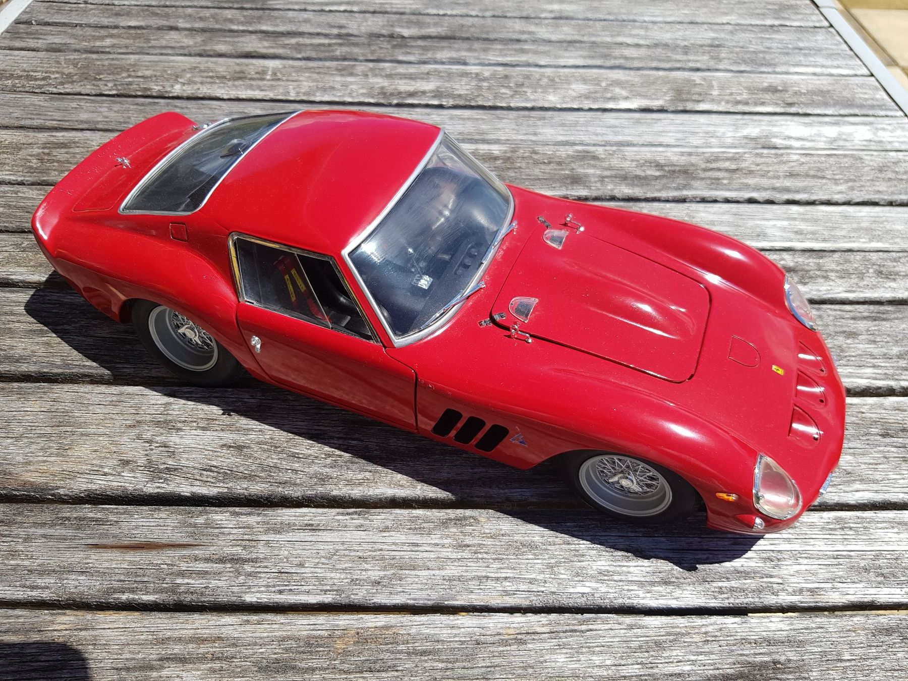Ferrari Modellini d'auto: Ferrari Modellauto rot – Usato da Jona venduto da dampfnuggi 1