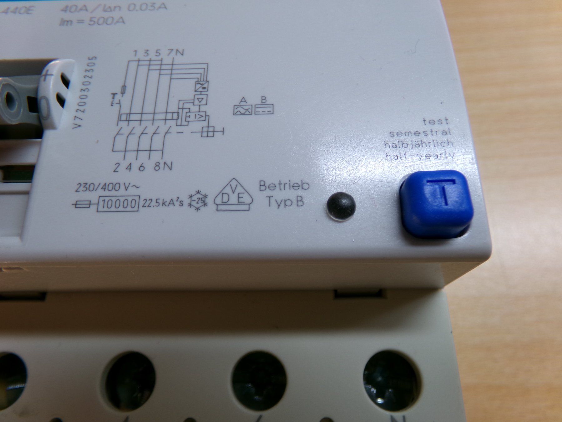 Hager Schalter: FI 4pol. Hager CDB 440E 40A 30mA Typ B – Gebraucht aus Hombrechtikon von HGK50 2