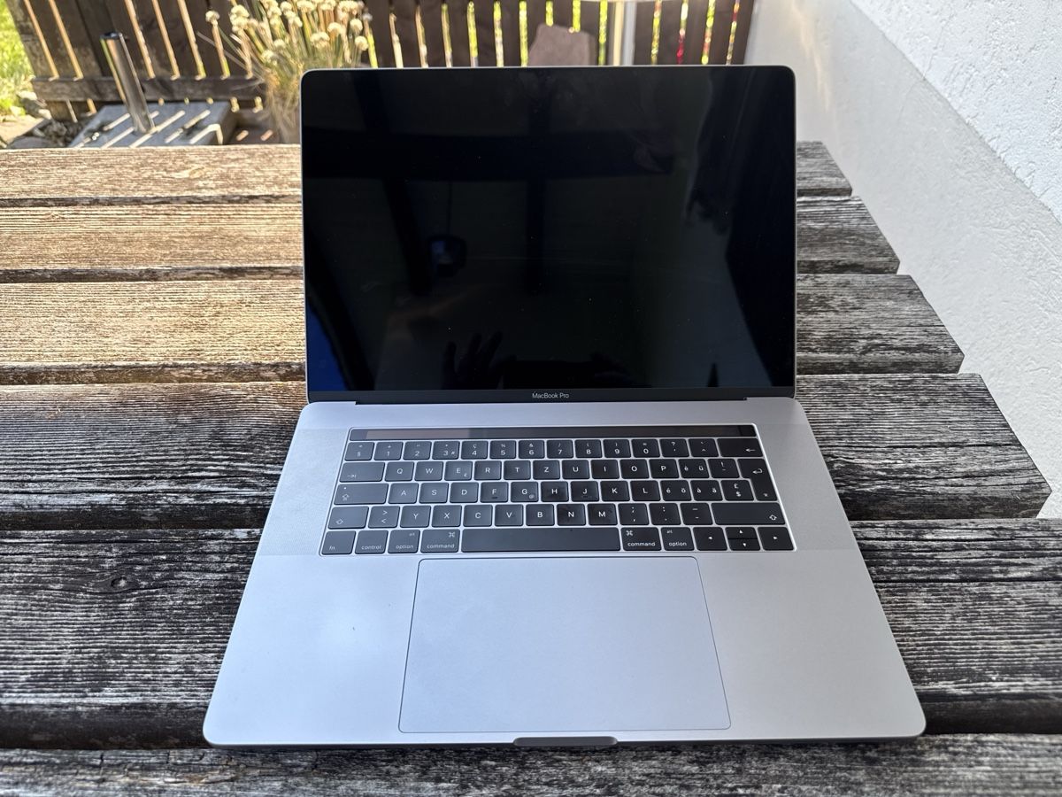 Apple Portables: Macbook Pro A1707 Defekt - Startet nicht – Défectueux à Rehetobel par ZM81 3
