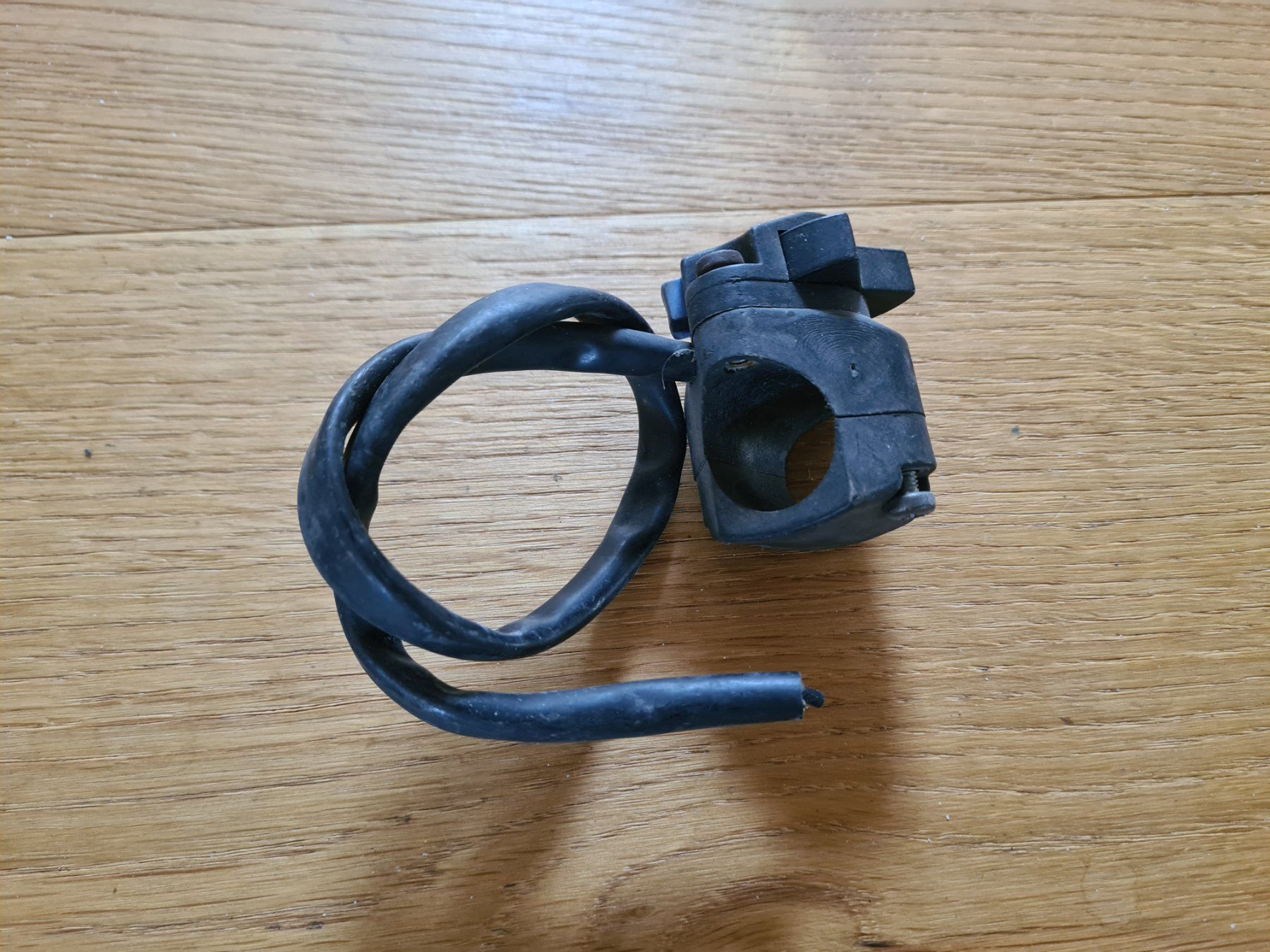 Pony Cyclomoteurs: Schalter CEV schwarz, zb. Pony – D'occasion à frümsen par Sailem 2