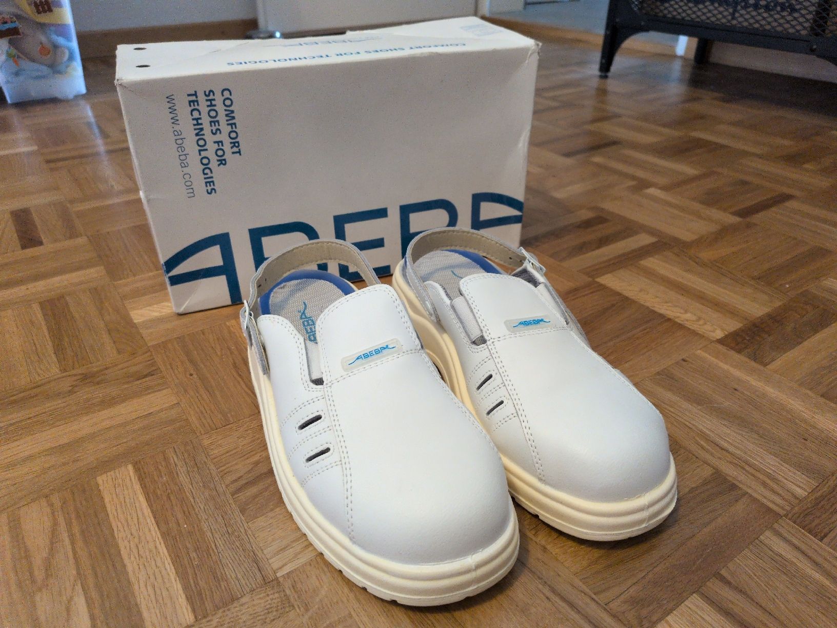 Scarpe da uomo: Abeba White Leather Clogs Size 40-Slip Resistant Work Shoes – Nuovo (secondo la descrizione) da Ecublens VD venduto da spi_jvc6