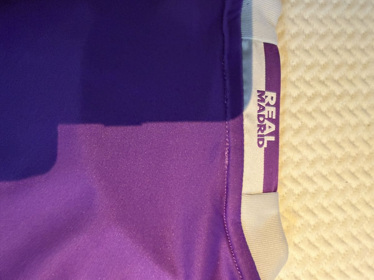 Real Madrid Canottiere & Pantaloni: Original Real Madrid away 16/17 – Nuovo (secondo la descrizione) da Aarberg venduto da marcoo237 4