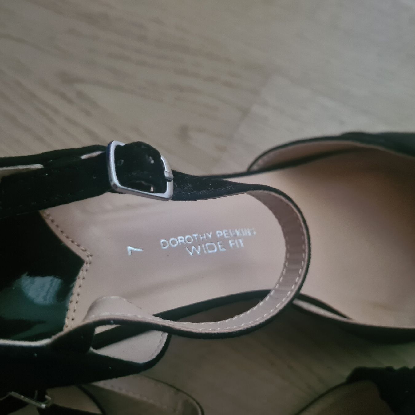 Chaussures femmes: Absatzschuh Gr. 7 entspricht einer 38 – D'occasion à Steinen par turbogeiss99 8