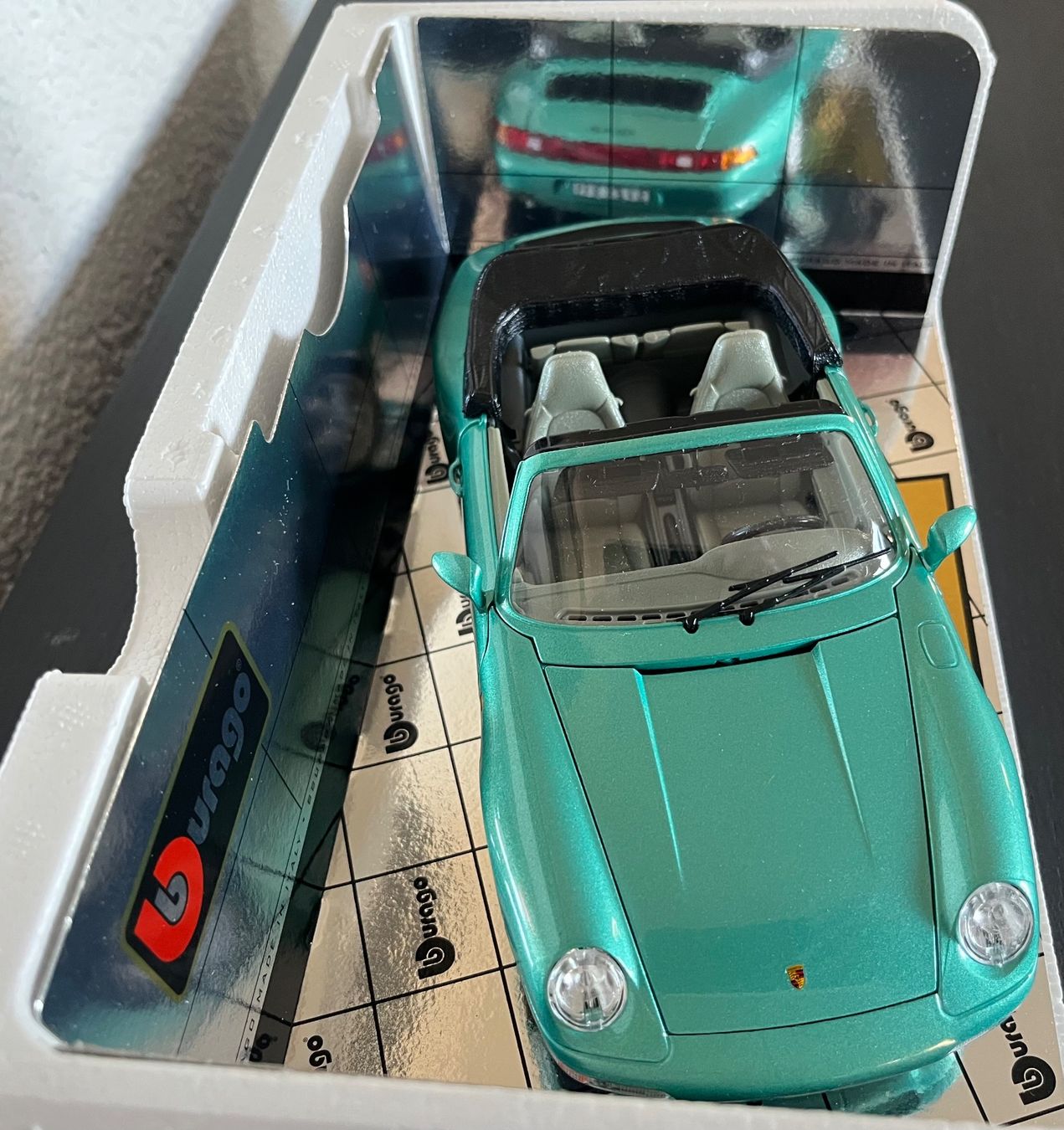 Porsche Modellautos: Porsche 911 Carrera Cabriolet '94 1:18 – Gebraucht aus St-Cergue von ncu_t267 1