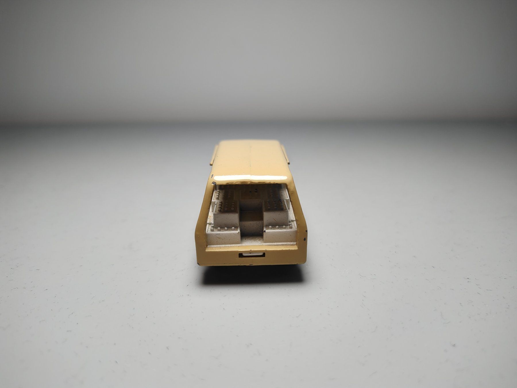 Matchbox Modellini d'auto: Matchbox Lesney No 29 Bedford Milk van – Usato da Bachenbülach venduto da R.Mall 6