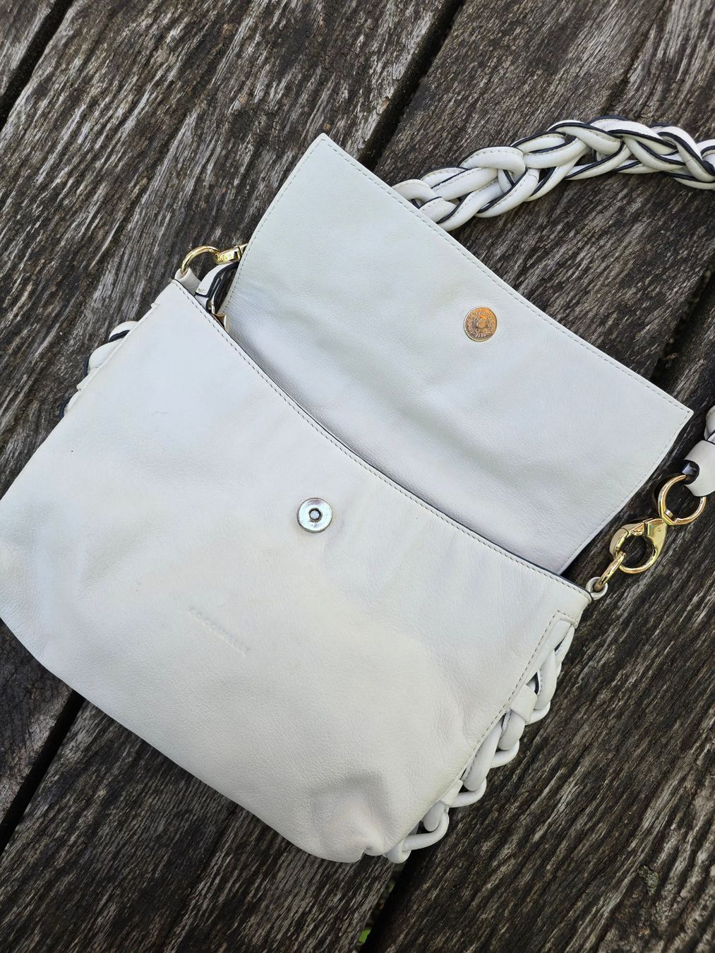 Coccinelle Taschen für Damen: Accessoires: Coccinelle Tasche Leder weiss – Gebraucht aus Romanshorn von Rachacha 4