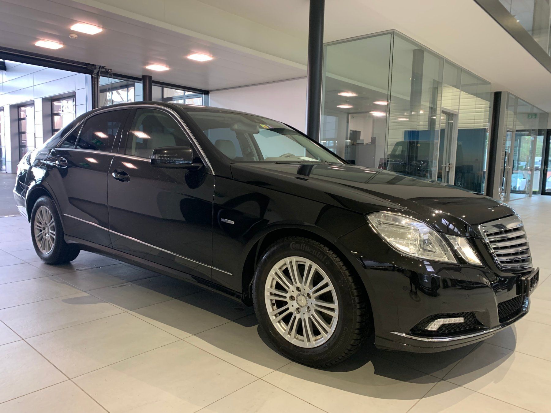 Mercedes-Benz Autos: Mercedes-Benz E 350 CGI BlueEff. Elégance – Gebraucht aus St. Gallen von  7