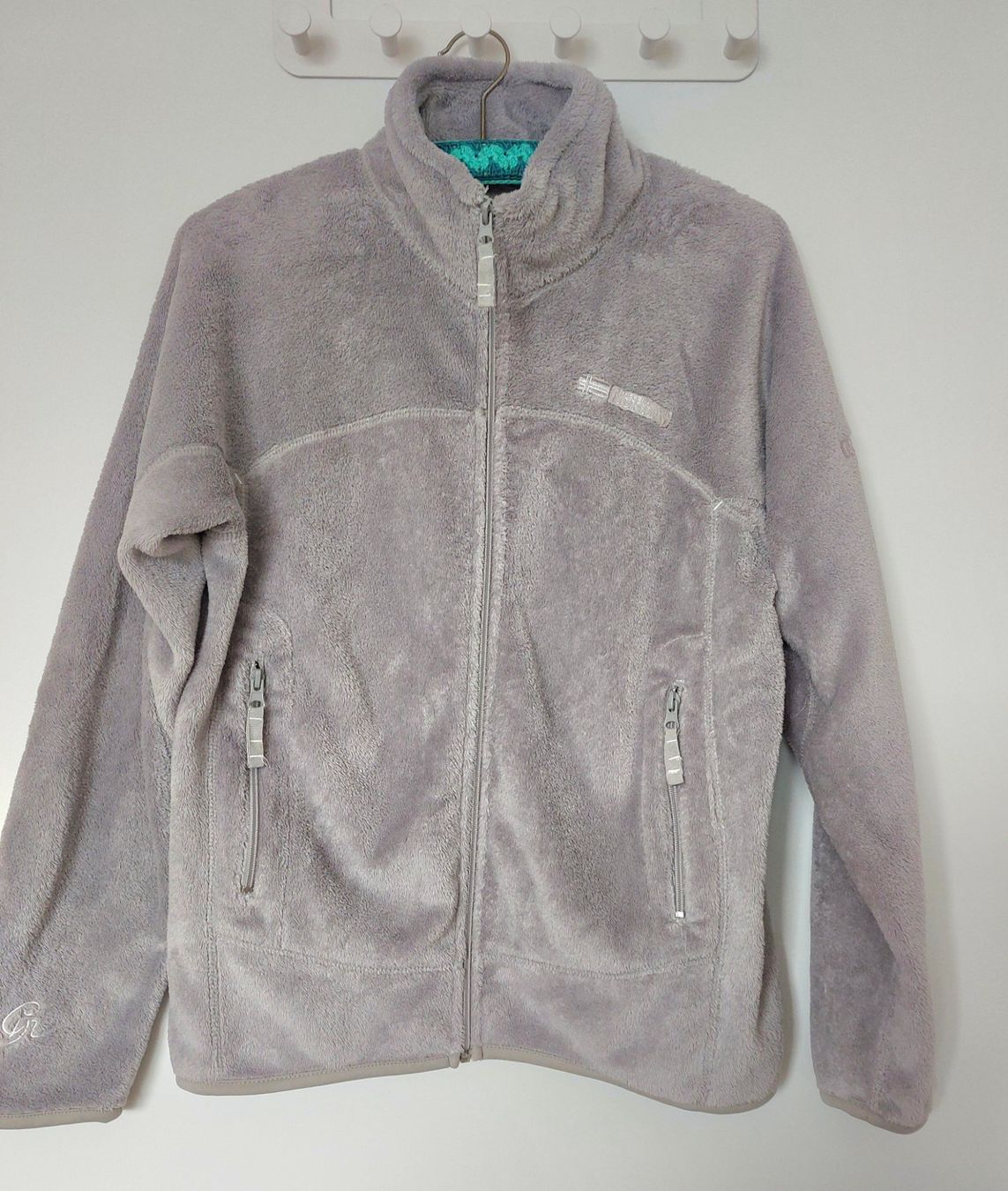 Nile Jacken: Fleece-Teddyjacke – Neu (gemäss Beschreibung) aus Bellach von bri_m8rs