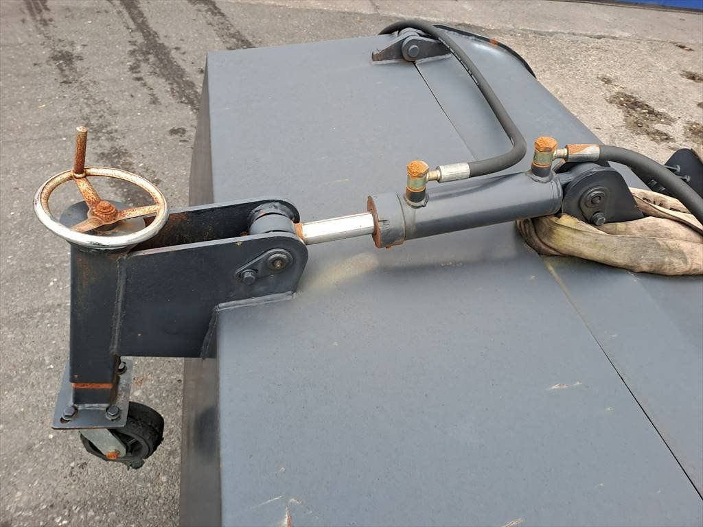Tutte le macchine: Putzmaschine für Radlader – Usato da Reichenburg venduto da T864RX 7