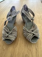 Sehr edle Homers Sandalen, leichter Absatz, Leder, Gr 37.5