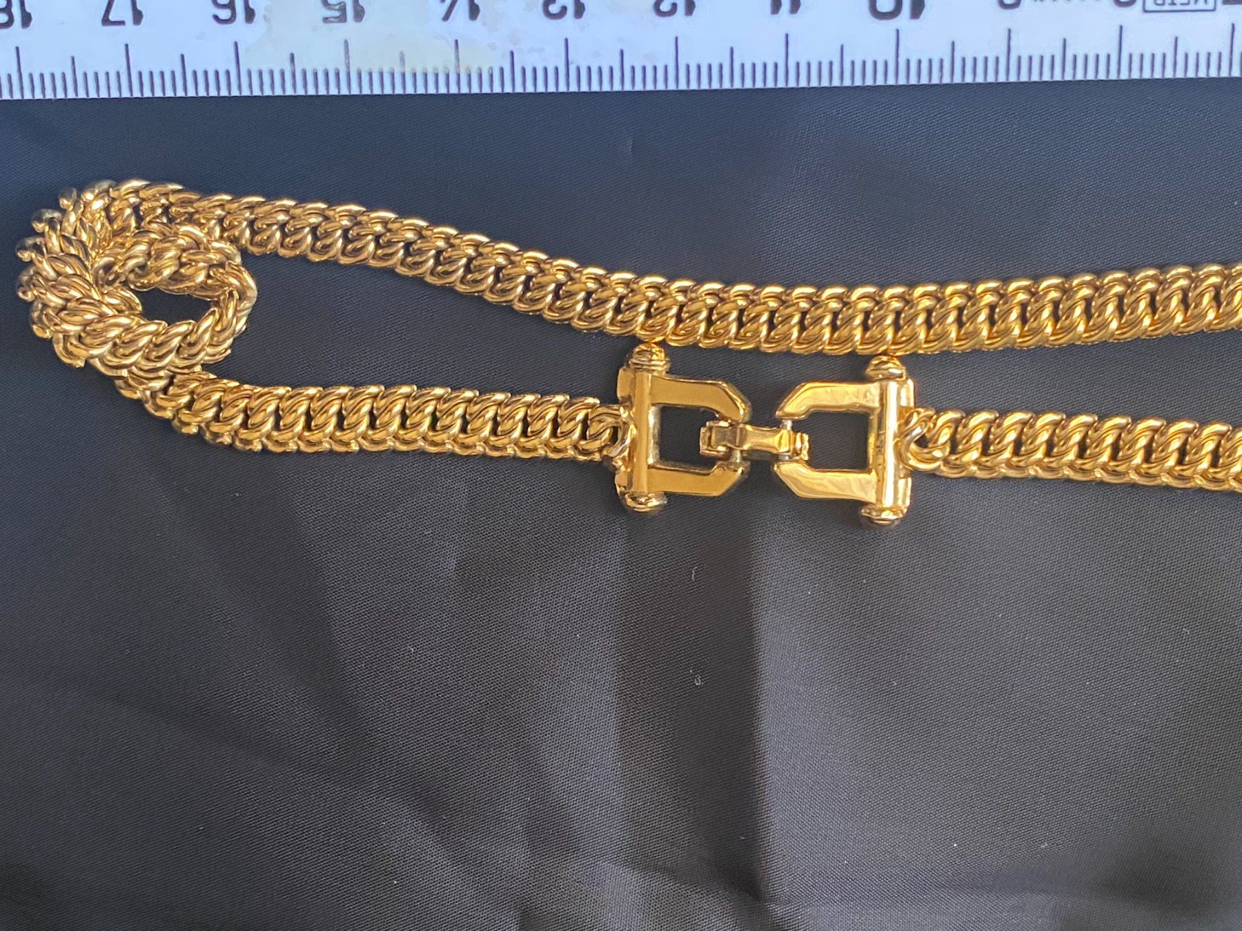 Catenine: Halskette, Modeschmuck mit Glitzersteinen, klassisch & edel – Usato da Gümligen venduto da Primeselection 2