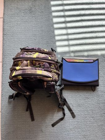 Schultasche mit Mappe