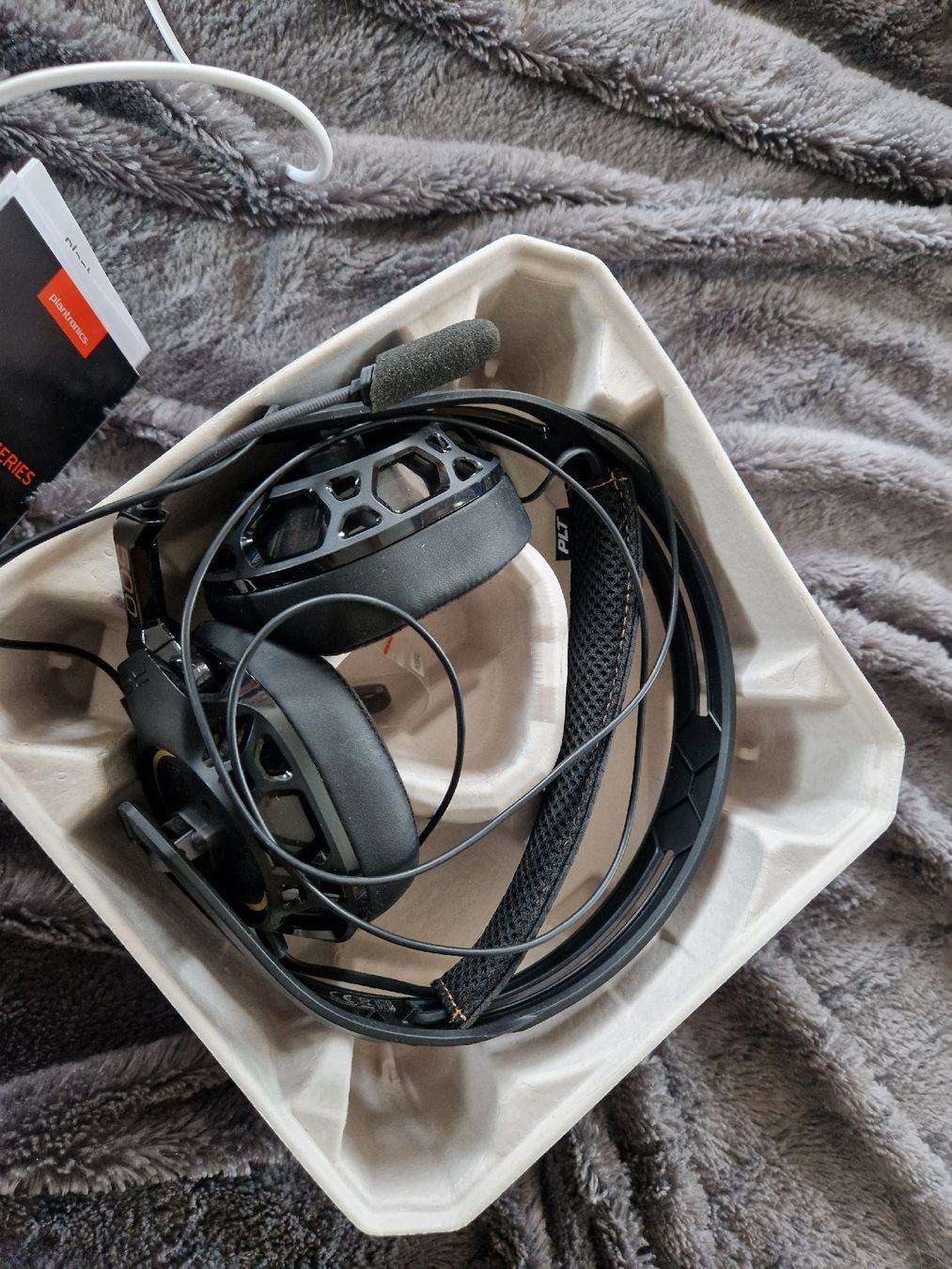 Plantronics Cuffie: Plantronics RIG 500 PRO Headset - Top Zustand – Nuovo (secondo la descrizione) da Nesslau venduto da DerSchreinerMeister