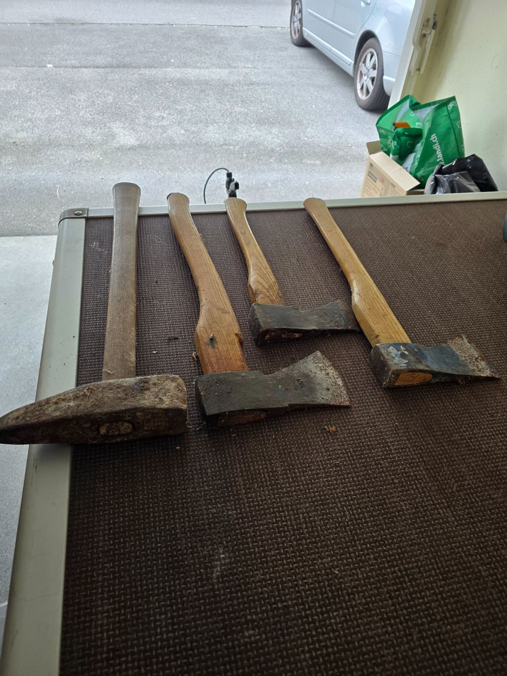 Tous les outils: 3 Beile und 1 Hammer Set – D'occasion à Emmenbrücke par bagger58 1