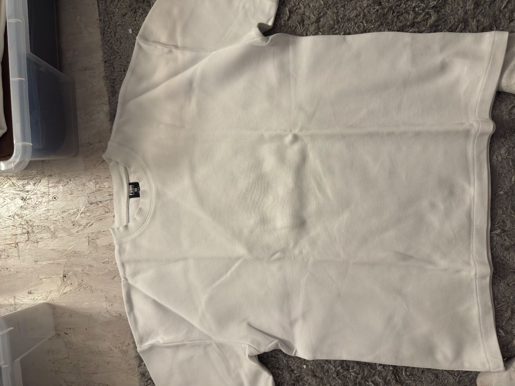 T-shirt: Weisses T-Shirt ungetragen – Nuovo (secondo la descrizione) da Römerswil LU venduto da oli_9hd5 2