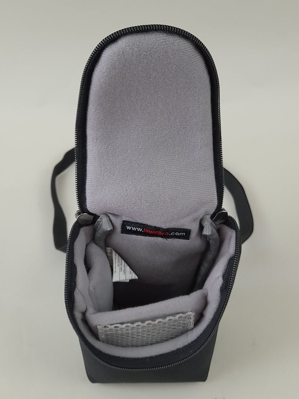 Lowepro Borse: LOWEPRO D-Res 8S Kameratasche – Usato da Liebefeld venduto da Restwert_Liebefeld 3