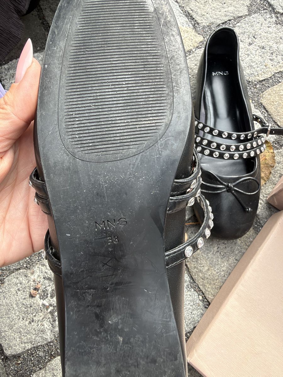 Mango Chaussures femmes: Ballerines noires Mango – D'occasion à Bossonnens par min_qzn8 1