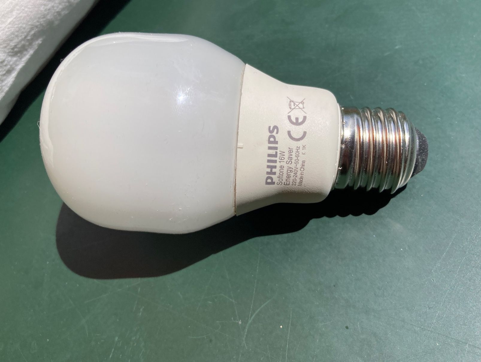 Philips Lampade: Philips Softone 16W * Leuchtmittel * E27 – Usato da Basel venduto da AufeinenBlick