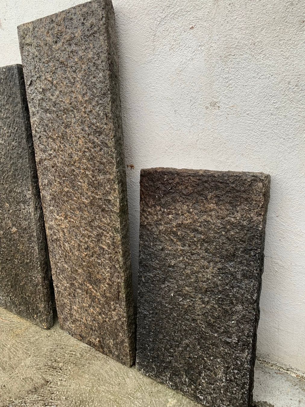 Rivestimenti per pavimenti: 6 Stück Granit Platten Mauerabdeckplatten Natursteinplatten – Usato da Wallisellen venduto da zappenduster 6