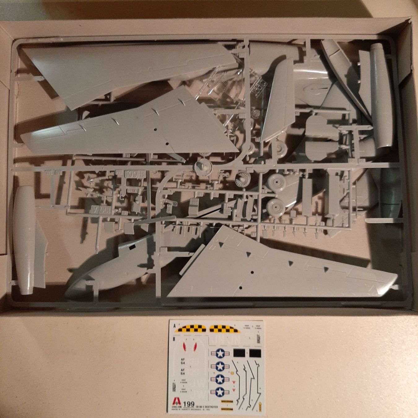 Italeri Modellbausätze & Standmodelle: 2202 ... Douglas EB 66 E-DL Destroyer ... Italeri 199 – Gebraucht aus Bonstetten von Benibanny59 3