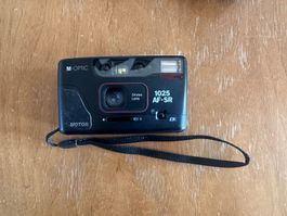 Analoge Kamera mit Hülle