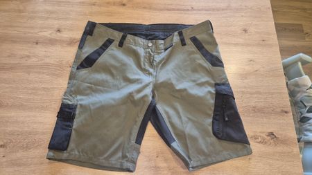 Neu! Arbeits-Shorts Damen Khaki Schwarz Grösse XXL neu