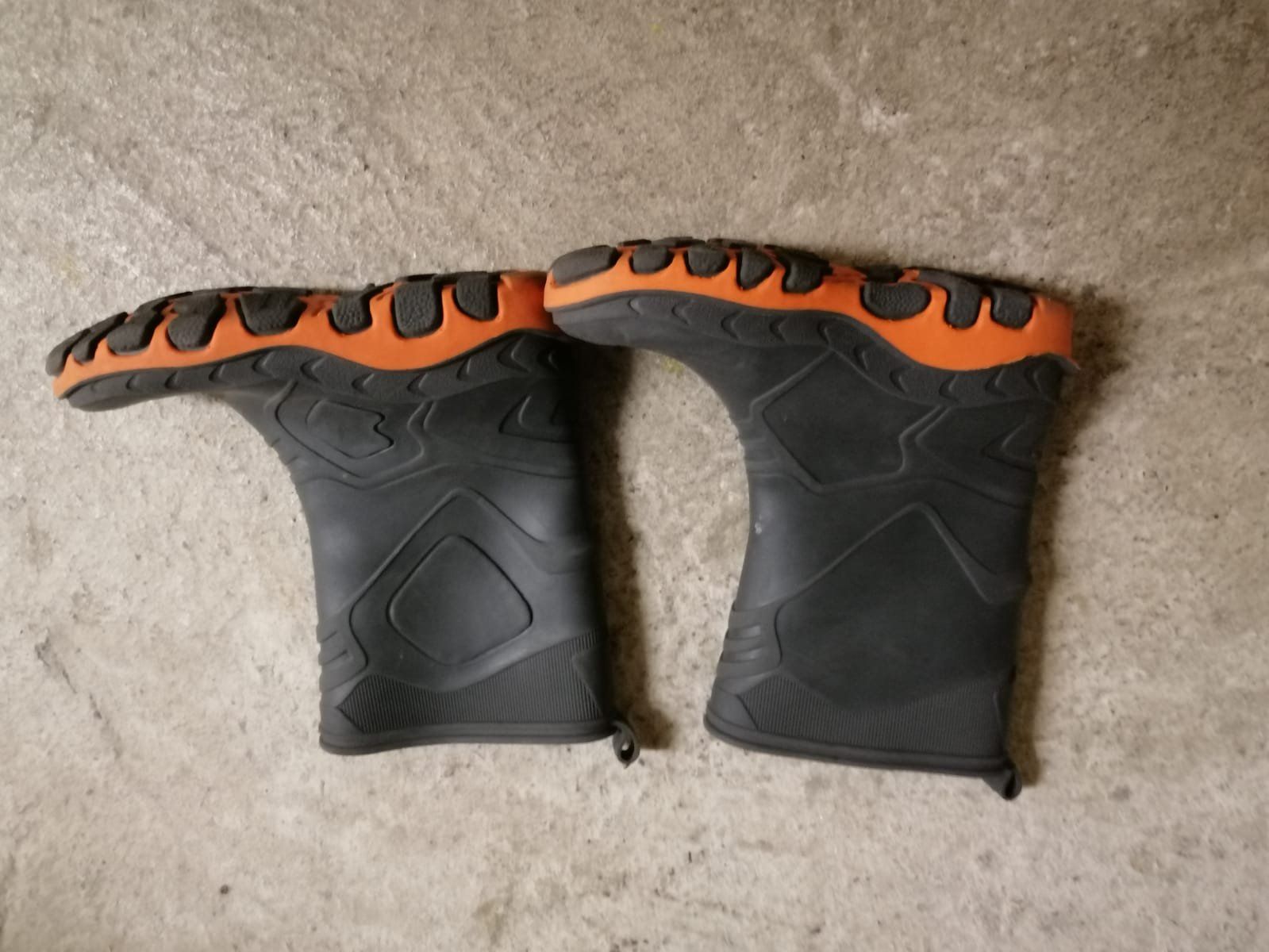 Scarpe per ragazzi: Bottes de pluie pour enfant, taille 33 – Usato da Genève venduto da tremmetri 2