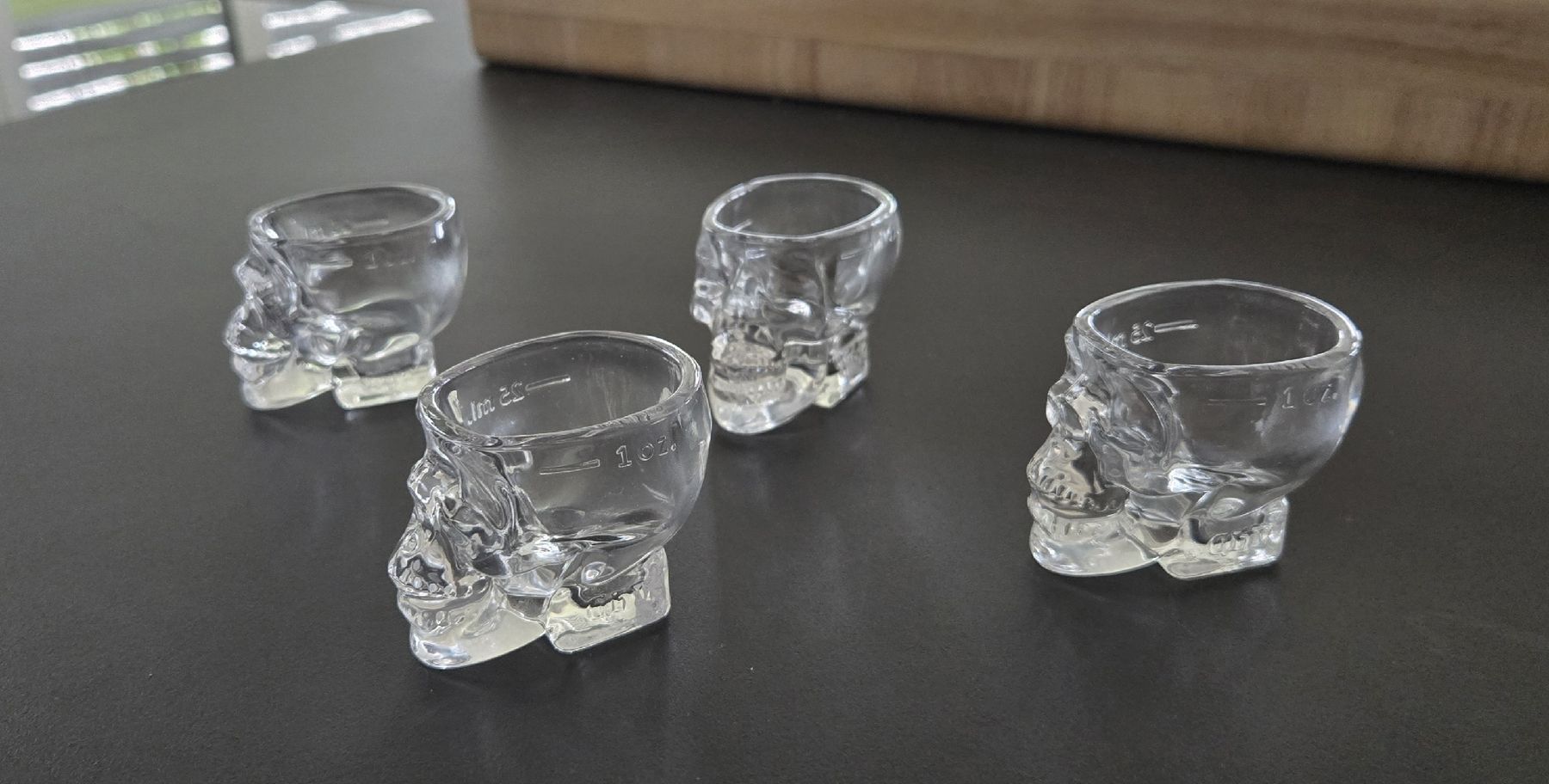 Bicchieri: 4er Set Totenkopf Schnapsgläser - Shots – Usato da Lachen SZ venduto da LinDiscount
