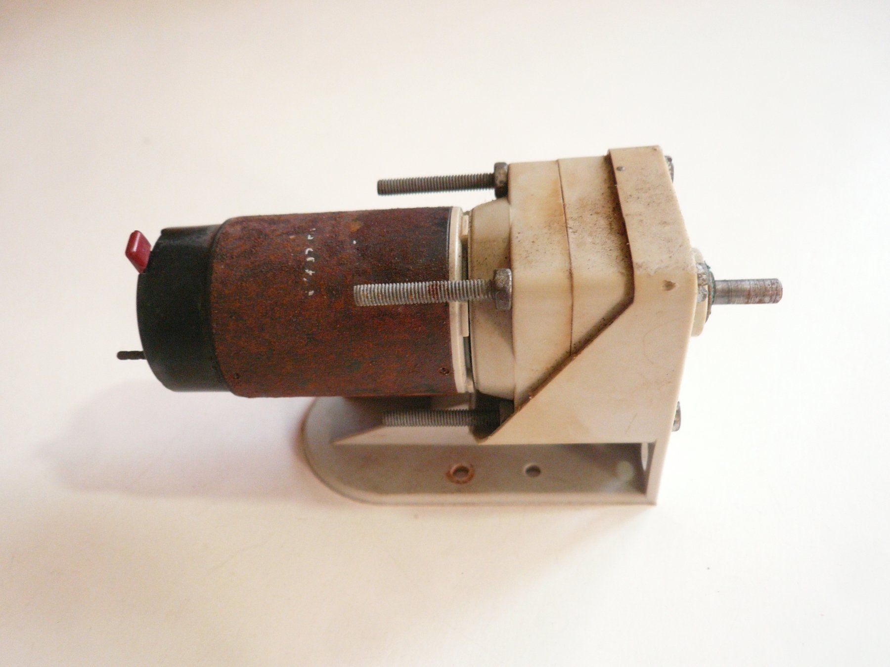 Graupner Modellismo RC: GRAUPNER PILE GETRIEBEMOTOR 12V  MIT OVP – Usato da Pfaffnau venduto da nolff 2