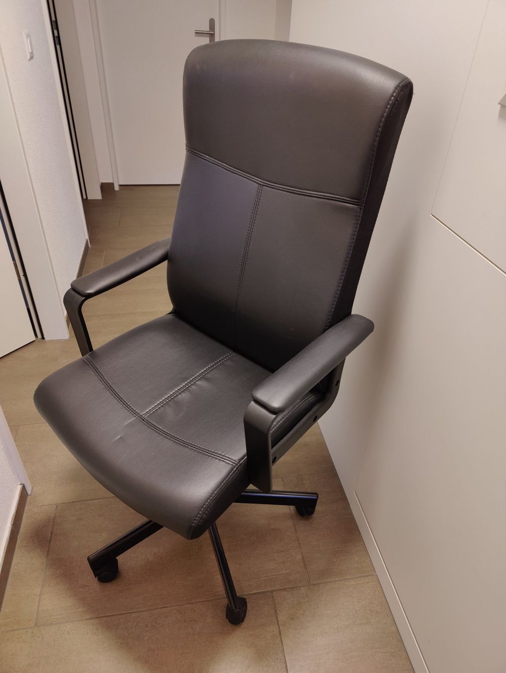 Ikea Chaises: Bürostuhl IKEA Millberget – D'occasion à Rafz par adrenalynn