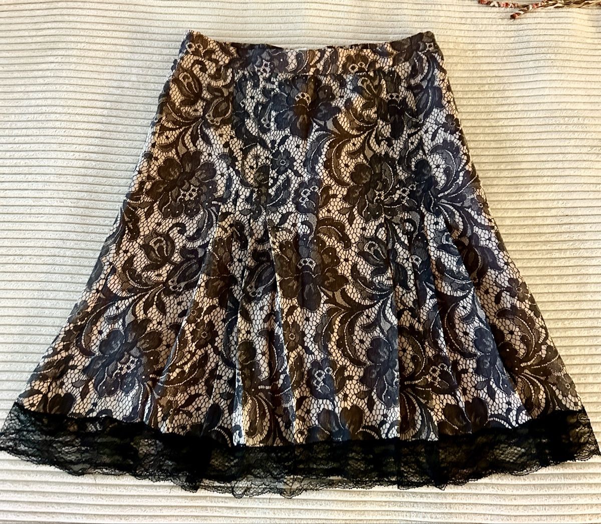 Gonne: Rock mit Spitze floral Braun Gr.S Seide – Nuovo (secondo la descrizione) da Egliswil venduto da anbe8