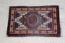 schöner Orientteppich in gutem Zustand, 45 x 70 cm.