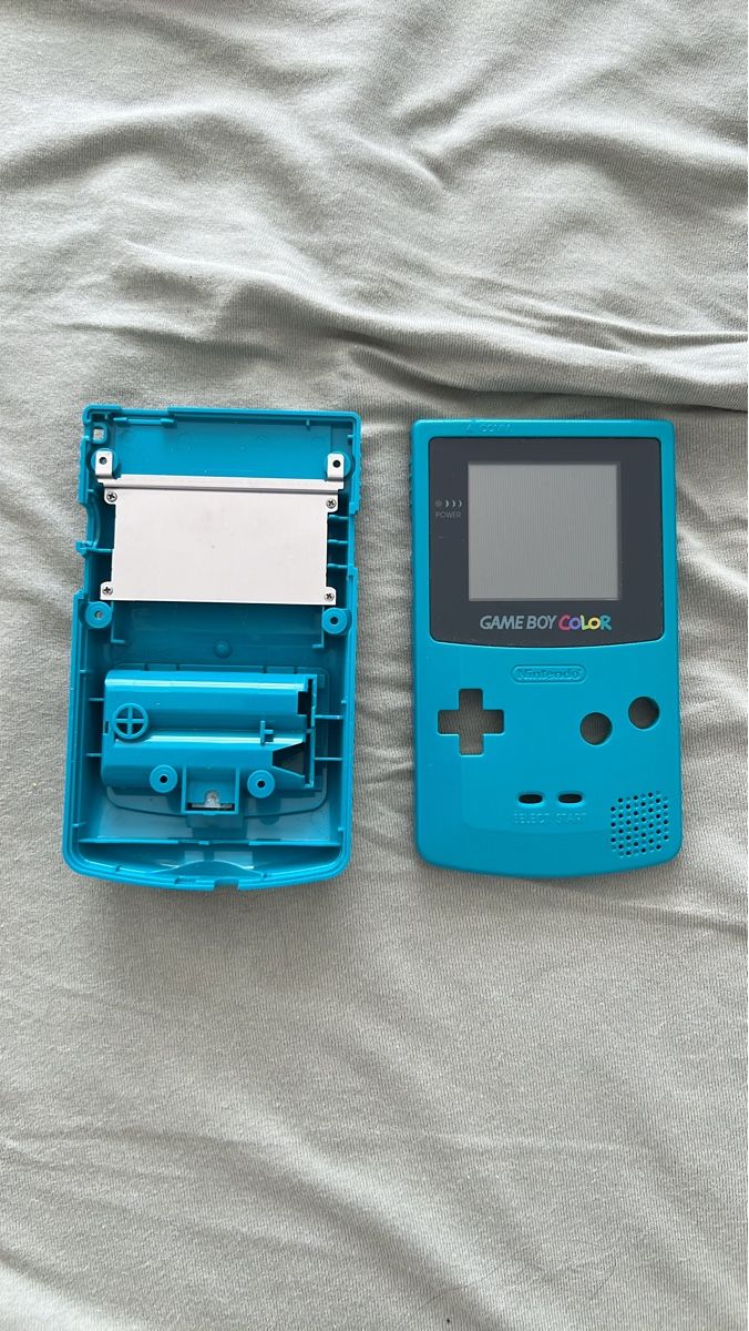 Nintendo Console: Nintendo Game Boy Color Original Hülle, hellblau mit Screen – Usato da Dübendorf venduto da takuya951753