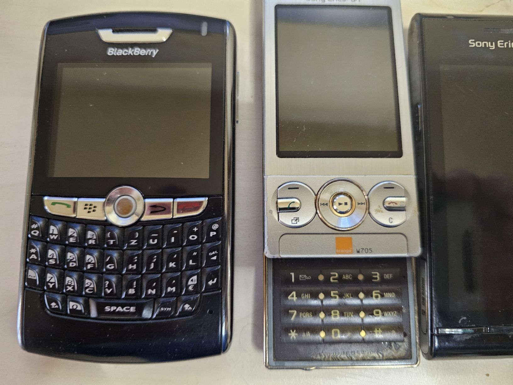 Handys / Smartphones: 5 Alte Händys – Defekt aus Burgdorf von weggu.666 3