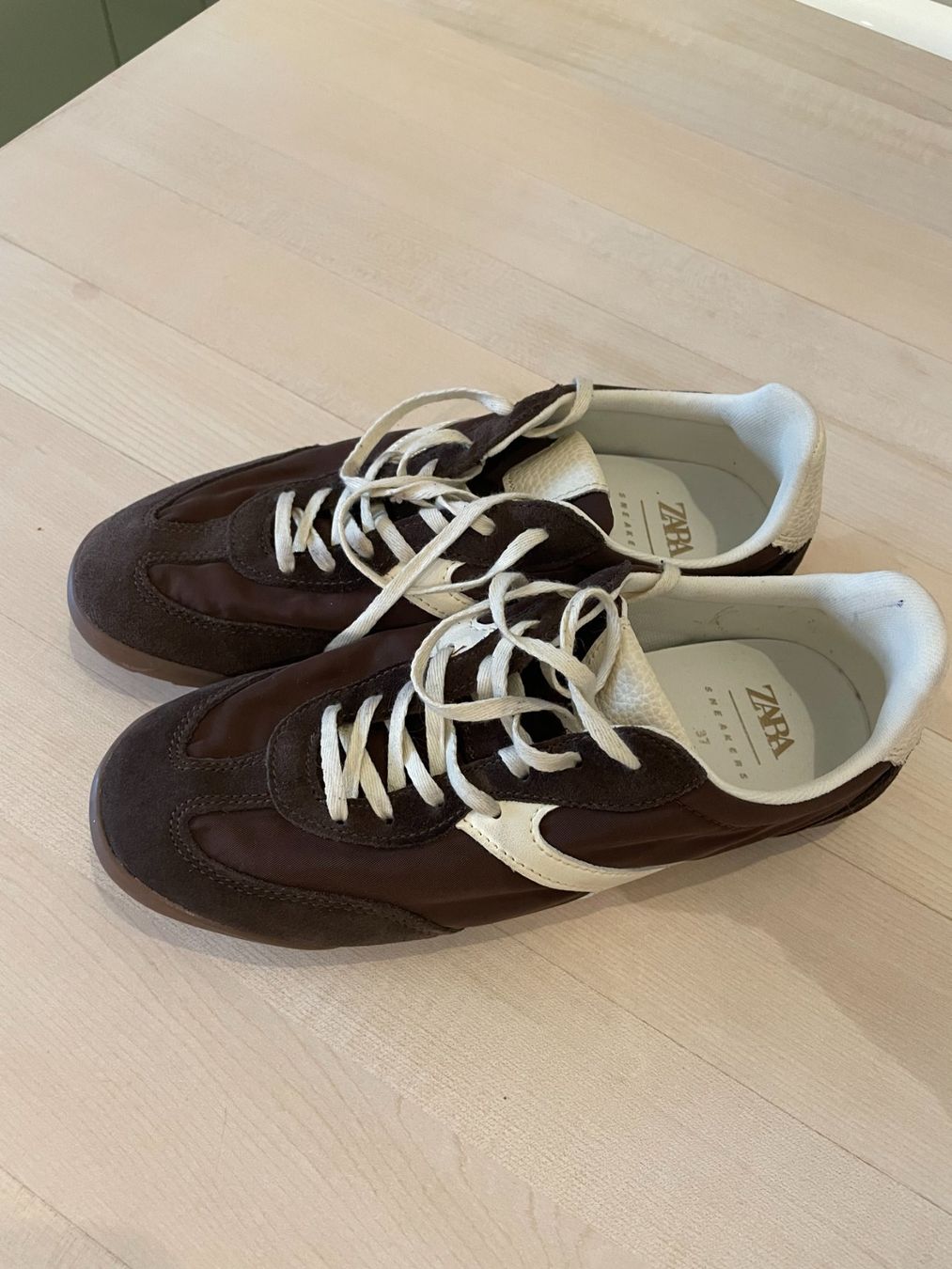 Zara Scarpe da donna: Topmodische Sneaker, Grösse 37 – Nuovo (secondo la descrizione) da Weiningen ZH venduto da mad_t6dx
