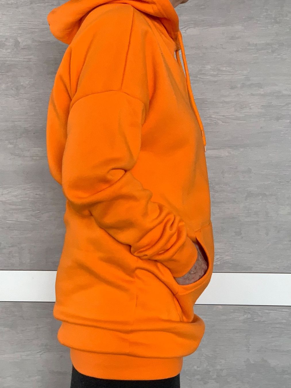 Maglioni & Felpe: Hingucker! Orginelles, orangefarbiges, überlanges Sweatshirt – Usato da Tschingel venduto da chg_s7bg 2