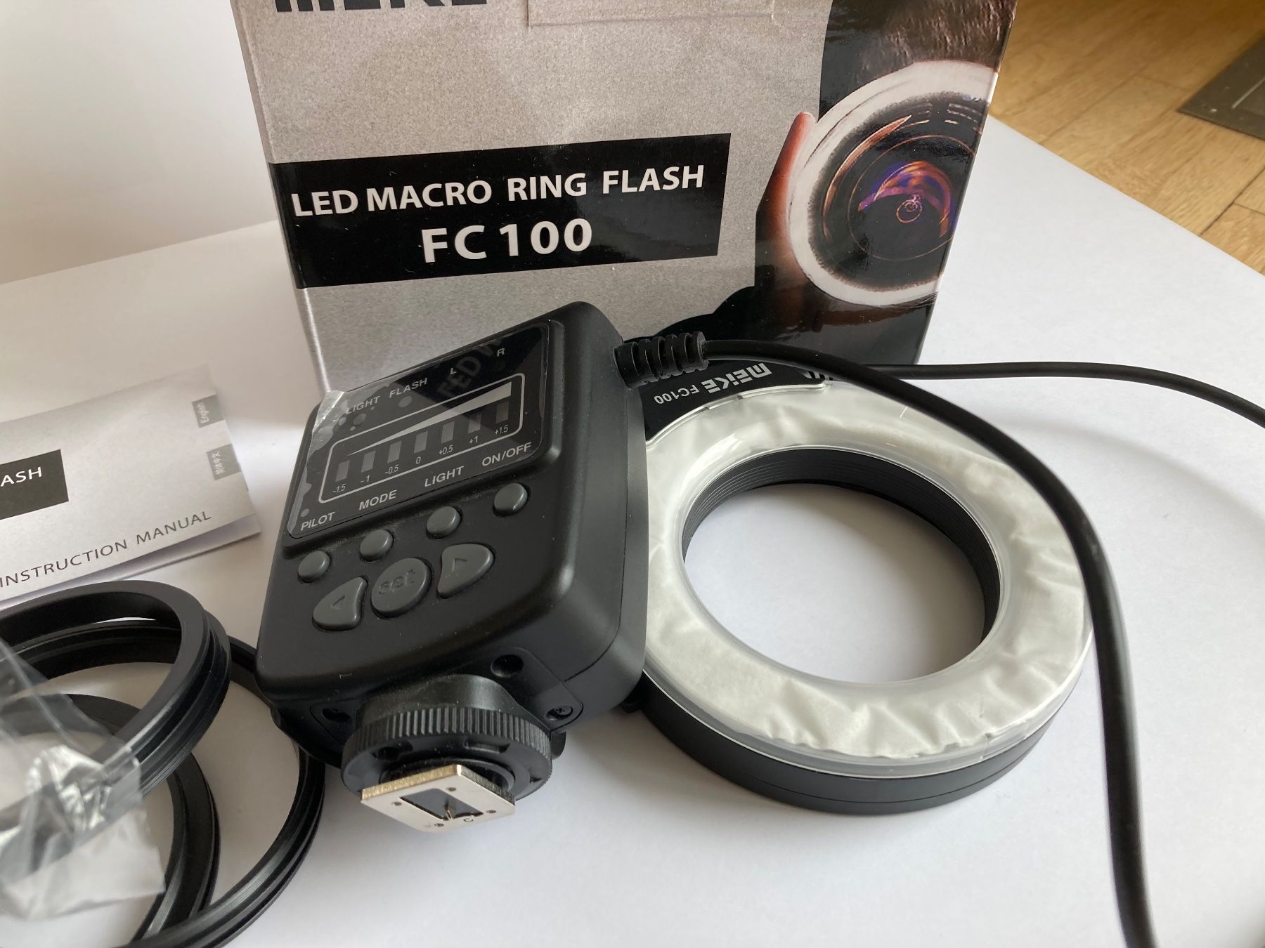 Flash: Macro Ring Flash LED, mit Zubehör und OVP – Usato da Chur venduto da Spuntz1 2
