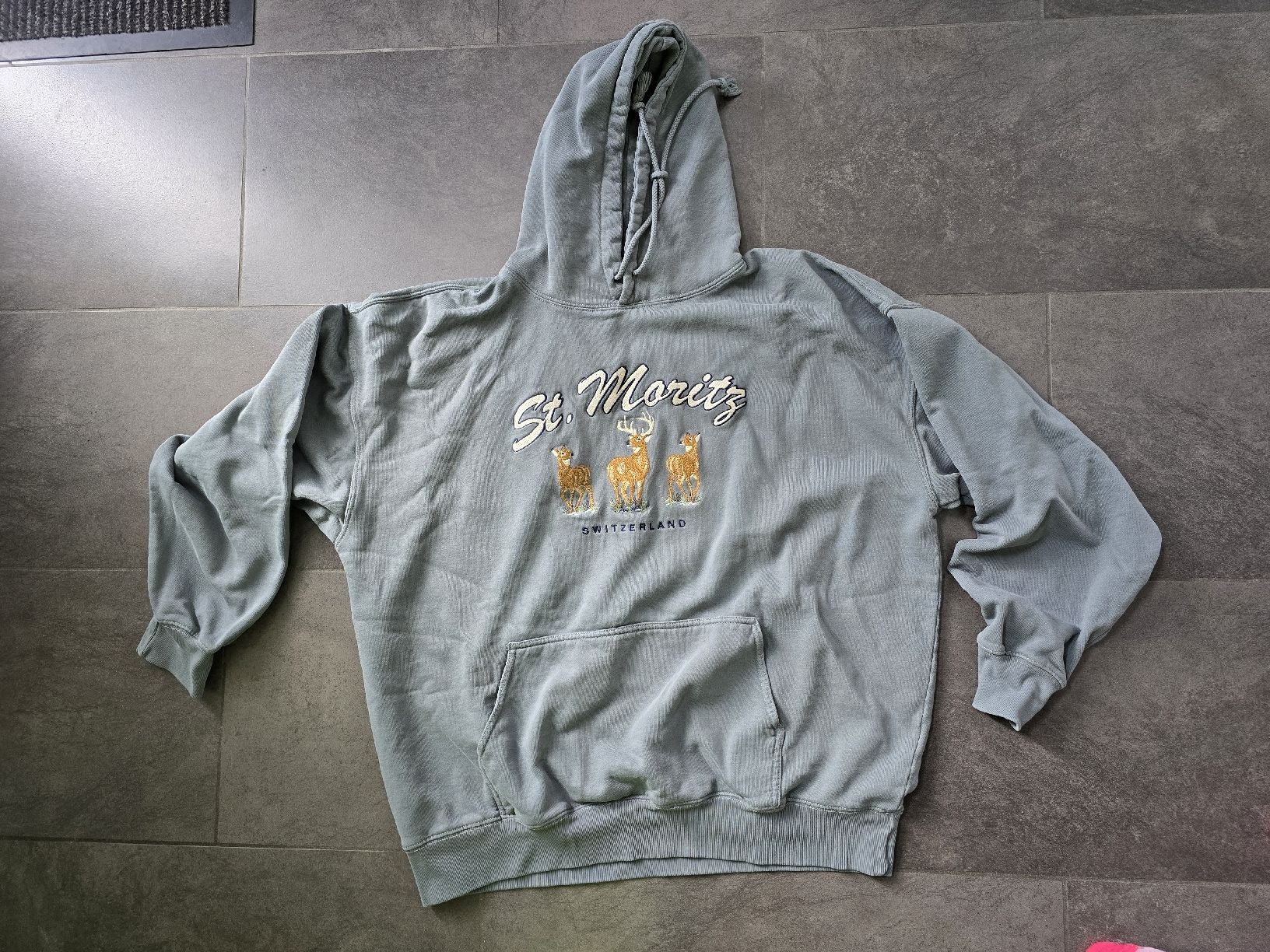 Brandy Melville Maglioni & Felpe: Brandy Melville Sweatshirt Oversized One Size St. Moritz – Usato da Cugnasco venduto da FuoriTutto