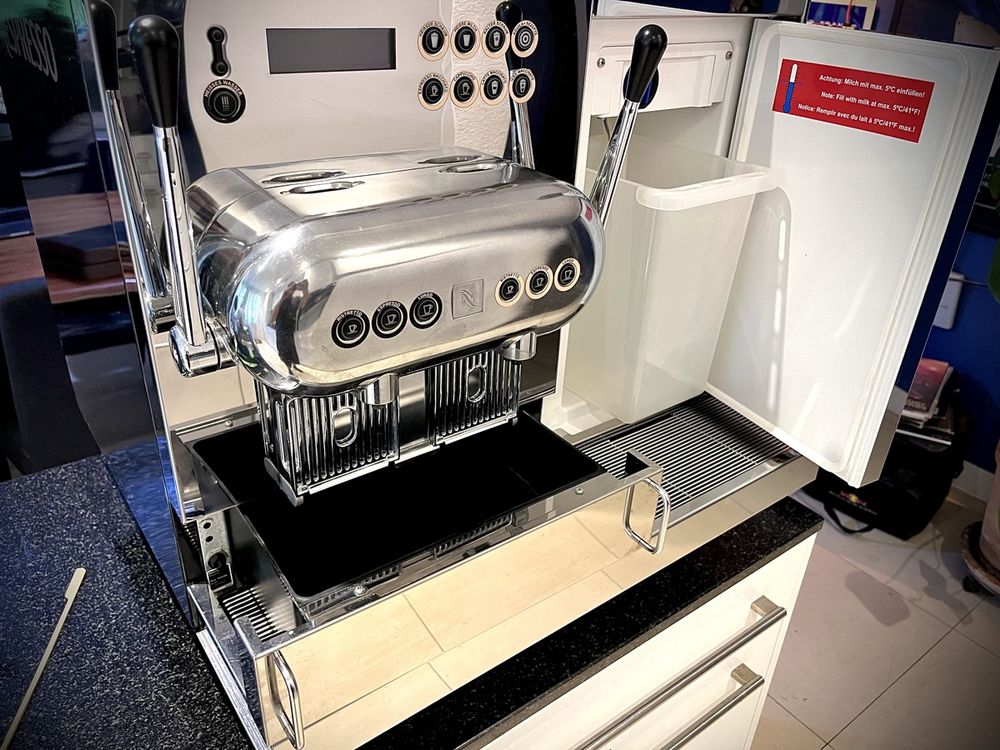 Nespresso AGUILA 220 PROFESSIONAL Kaffeemaschine Kaufen auf Ricardo