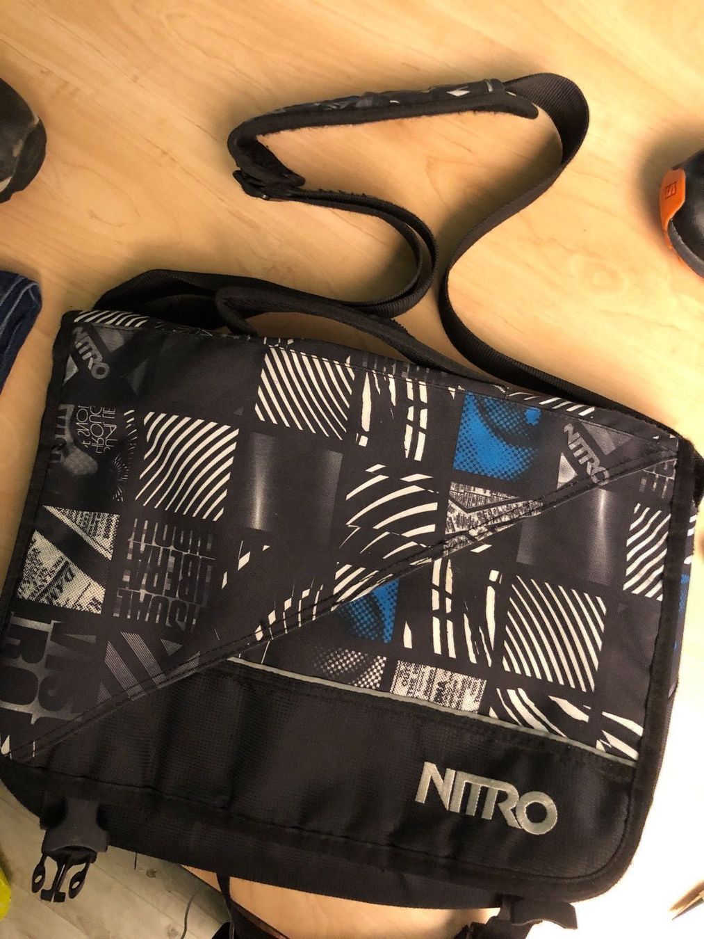 Kindertaschen: Nitro Schultasche mit Bauchgürtel – Gebraucht aus Obergerlafingen von cabo4