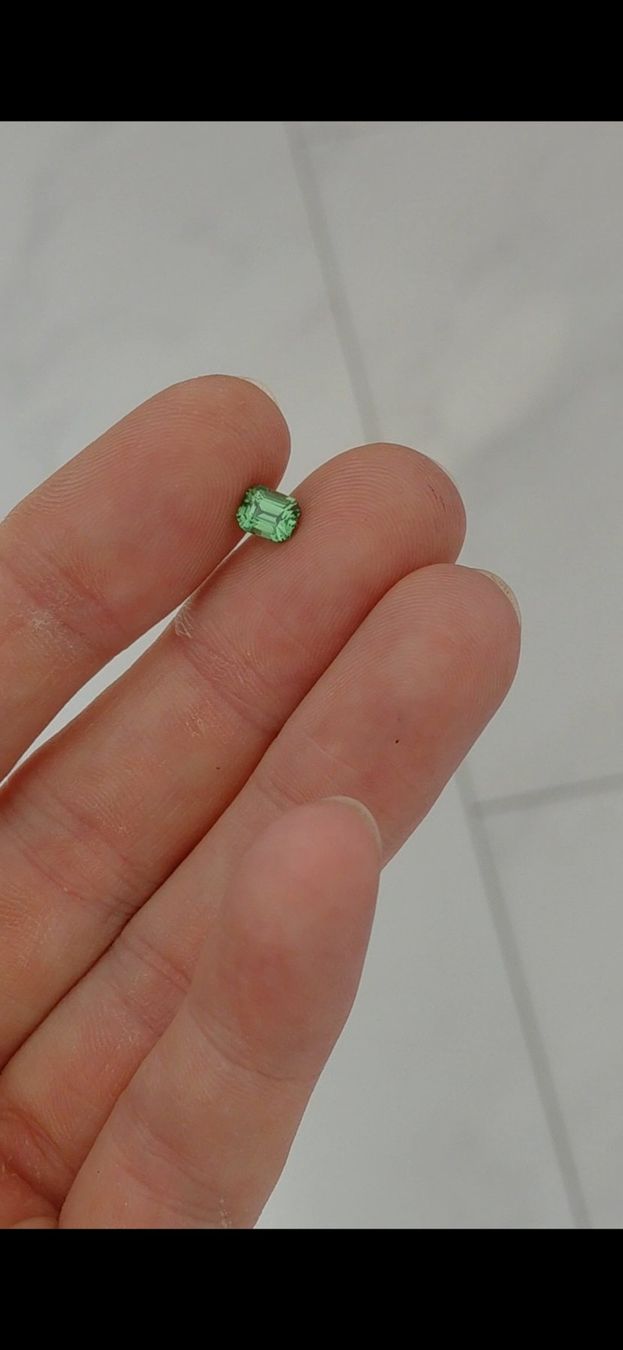 Pierres précieuses: Tsavorite Ultra Fire – D'occasion à Bévilard par Yougems 5