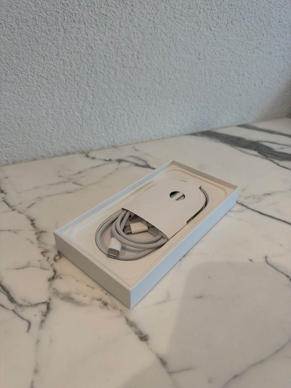 Apple Telefoni cellulari / Smartphones: Apple iPhone 16 Pro - 512GB - White Titanium – Usato da Oberwil-Lieli venduto da ticino122 3