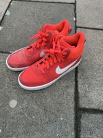 Rote Nike Air Force High-Top Sneaker