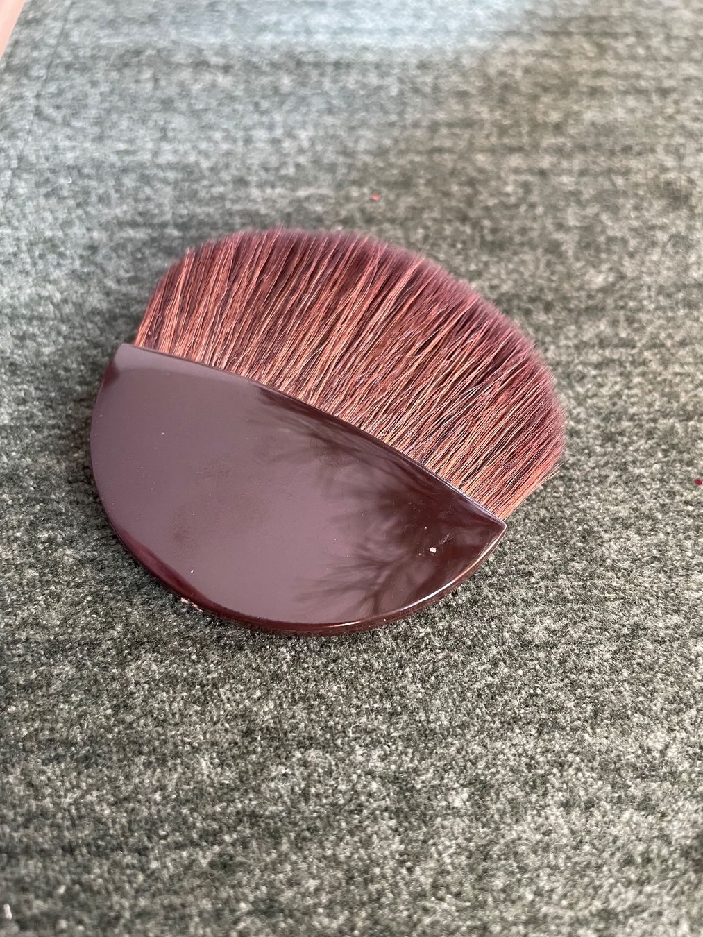 Estée Lauder Make-up: Estee Lauder Puderpinsel, neuwertig – Gebraucht aus Bronschhofen von Sommernacht03 2