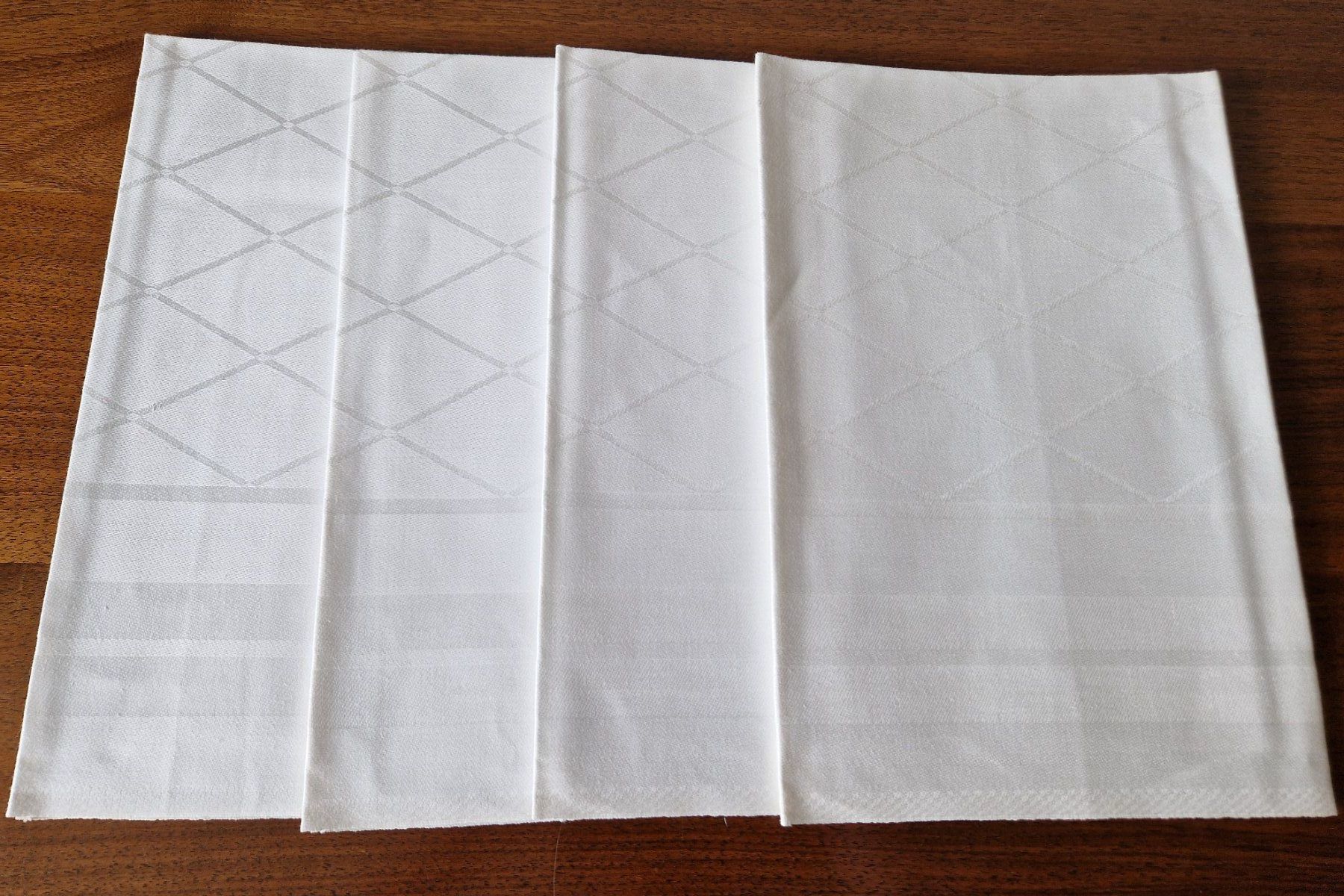 Servietten: 4 Stoffservietten, weiss, neuwertig, – Neu (gemäss Beschreibung) aus Bern von Antikbatik