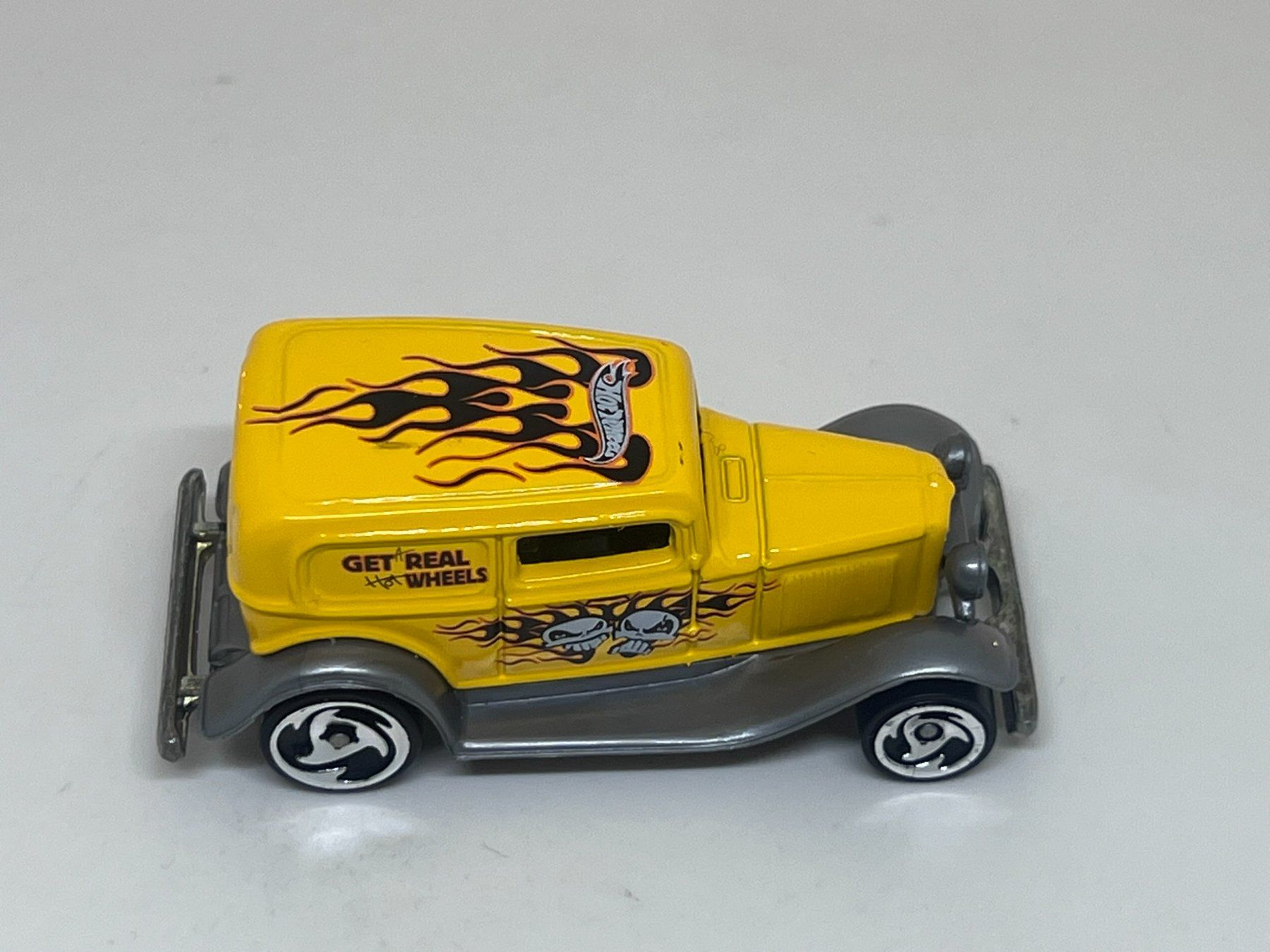 Hot Wheels Modellini d'auto: Hot Wheels '32 Ford Delivery #21 – Usato da Wildegg venduto da LaaBoutique 1