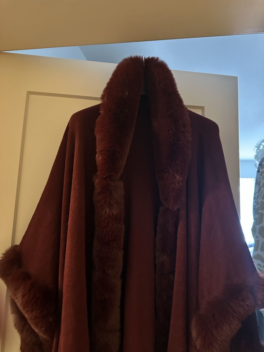 Sonstige Damenmode: Damen Cape oder Poncho – Neu (gemäss Beschreibung) aus Basel von Ivana_4 2