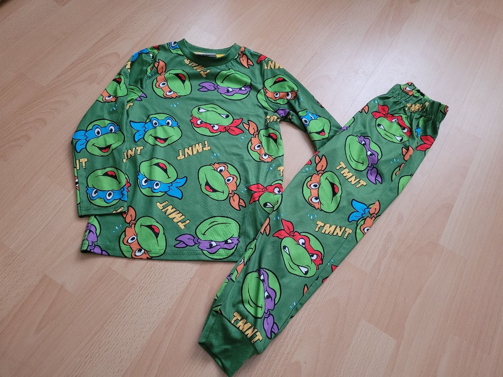 Pigiama & Simili: Pyjama Ninja Turtles gr. 104/110 – Usato da Inwil venduto da Flower2325