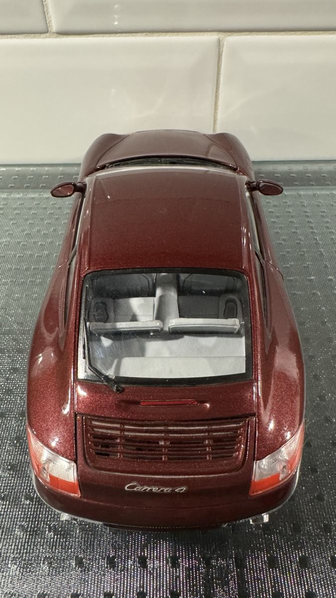 Bburago Modellini d'auto: Porsche 996 Carrera 4 1/18 – Usato da Saillon venduto da Tom78vs 2